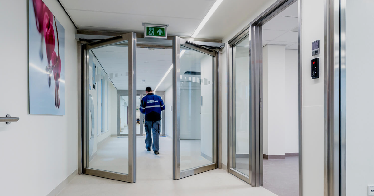 Top 6 Benefits of Automatic Swinging Doors for Your Business